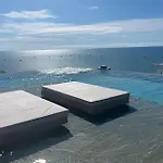 Brand New Apt Pool & City Views
