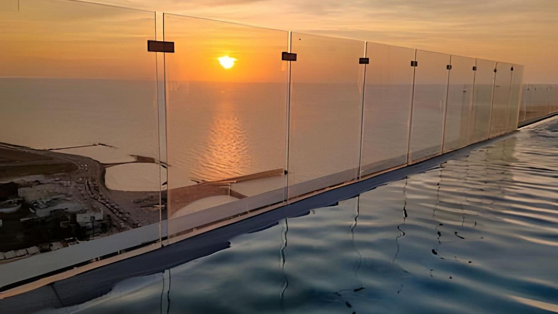 Brand New Pool & Views Apartment