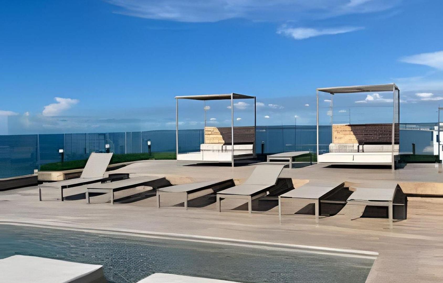 Brand New Pool & Views