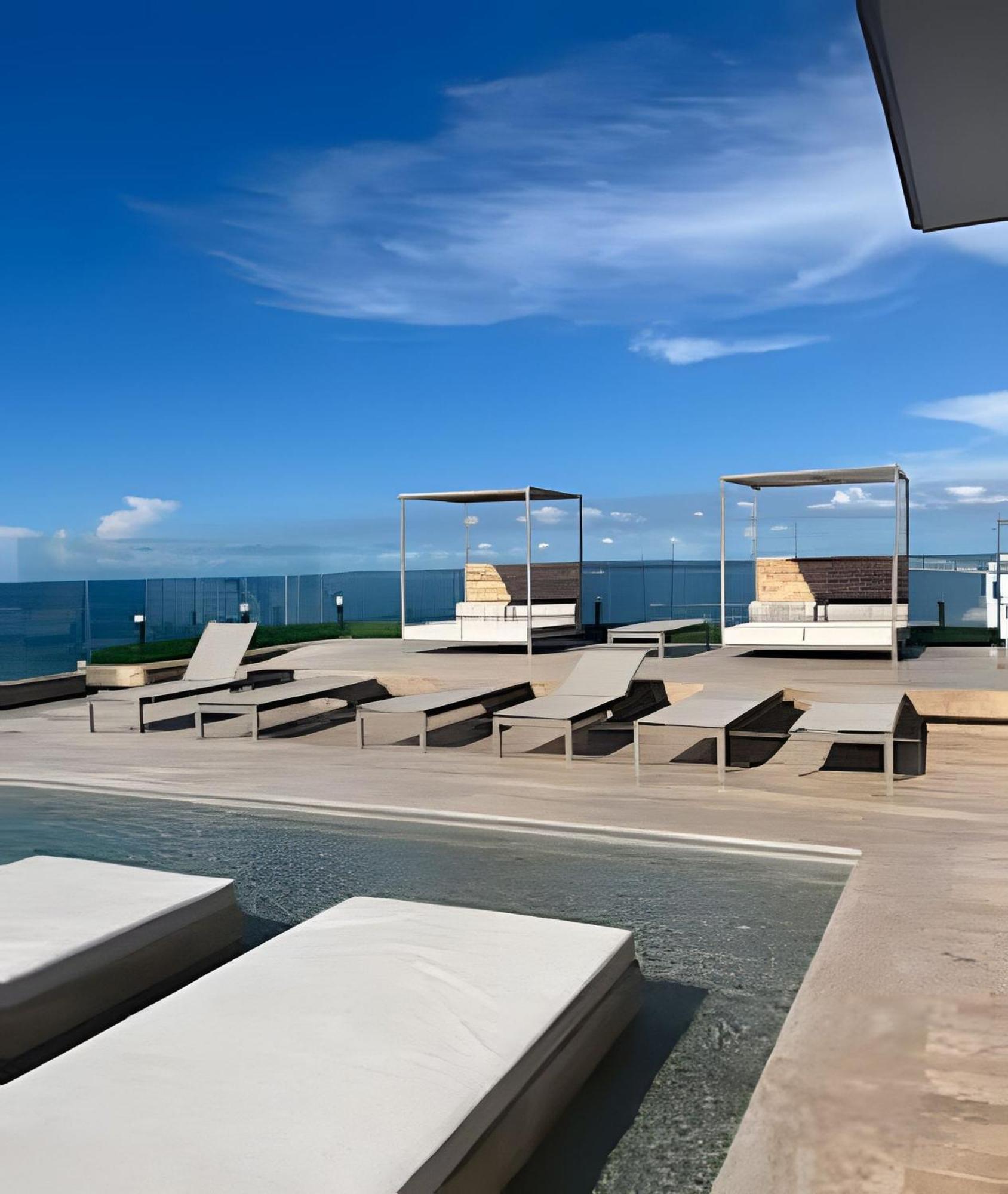 Brand New Pool & Views